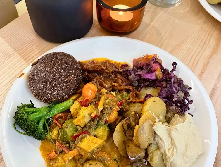 Buffet Lunch Arktikum Cafe