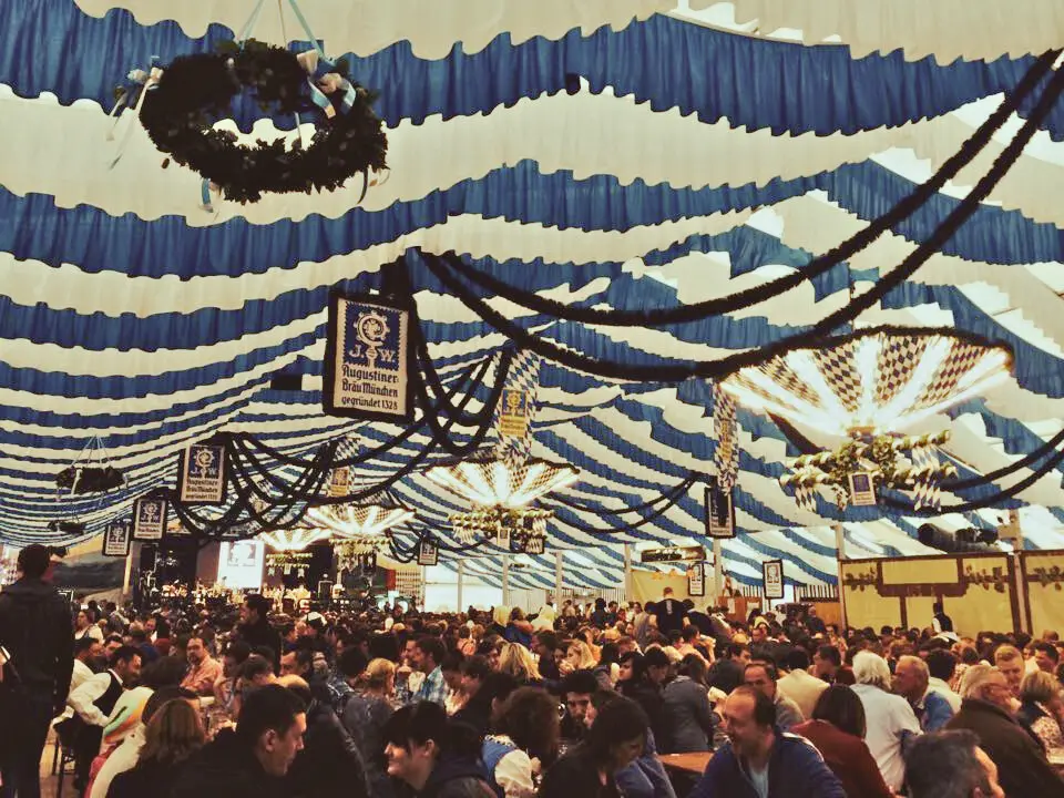 augustiner bräu festzelt oktoberfest