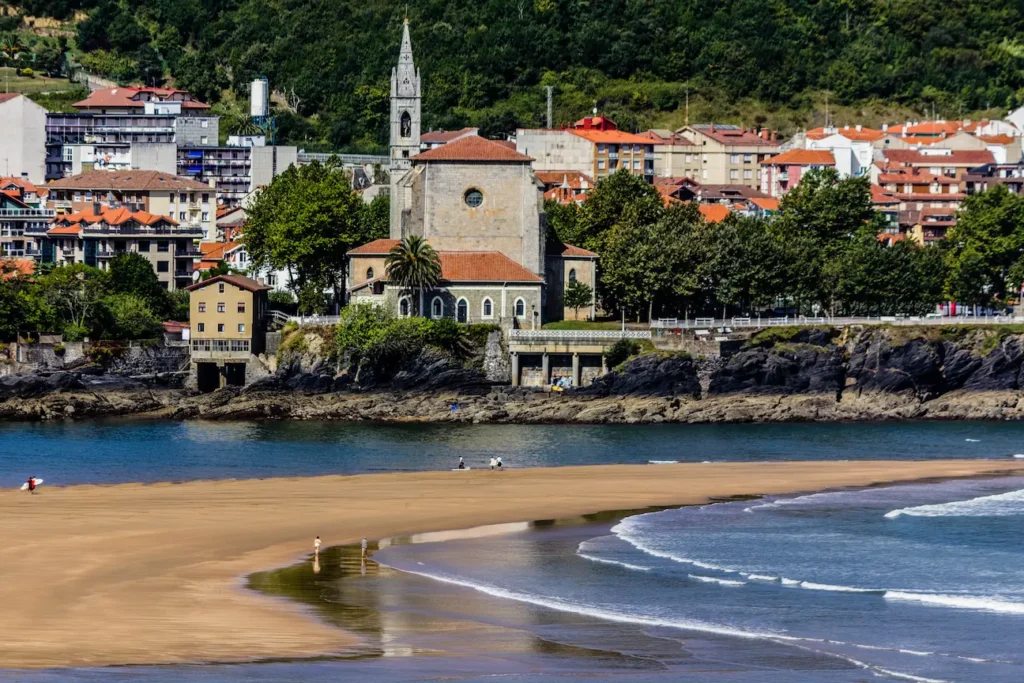 15 Amazing Day Trips from Bilbao You Will Love - Around Europe Mundaka